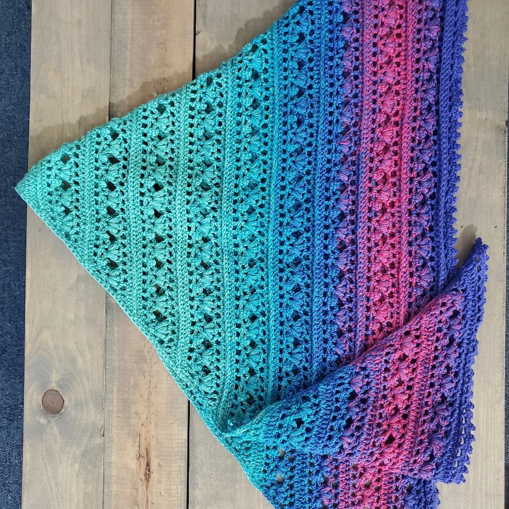 💖 New Handmade Crochet Light weighted Baktus / Shawl / Scarf